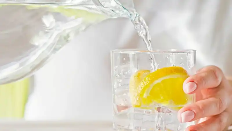 Limonlu Su Tüketmenin 8 Bilinmeyen Faydası: Doktorun Açıklamaları