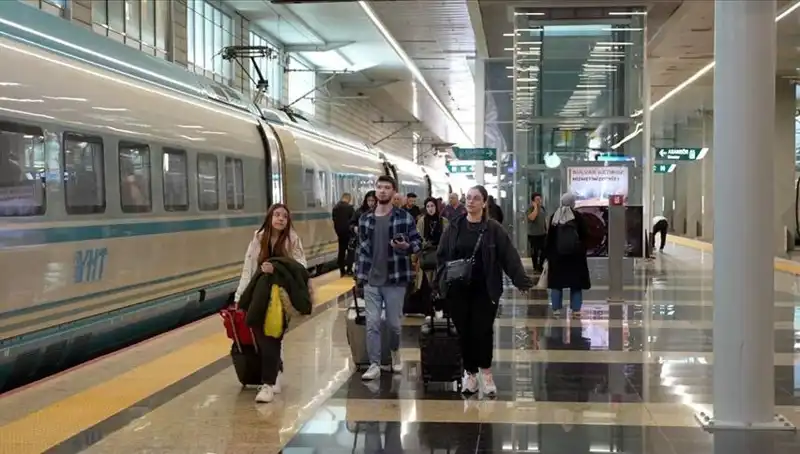 Yüksek Hızlı Treni Bekleyenleri Sevindiren Gelişme: Ek Seferler Geliyor!