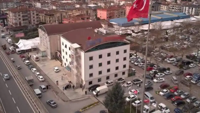 Deprem Olasılığında Özel Hastaneye Güvenlik Mühürü: Perde Betonları Kestiler Mi?