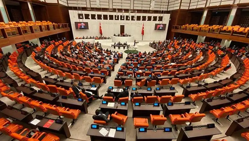 Yeni Dokunulmazlık Dosyaları Meclis'te: Siyasi Görüşmeler Hız Kazanıyor