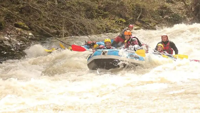 Debi Artışı Rafting Tutkunlarını Yerel Nehirlerde Buluşturuyor